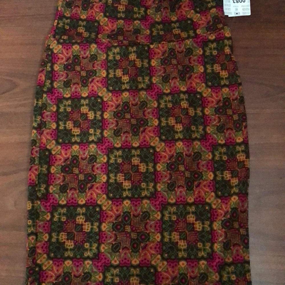 BNWT geo floral size medium Cassie skirt